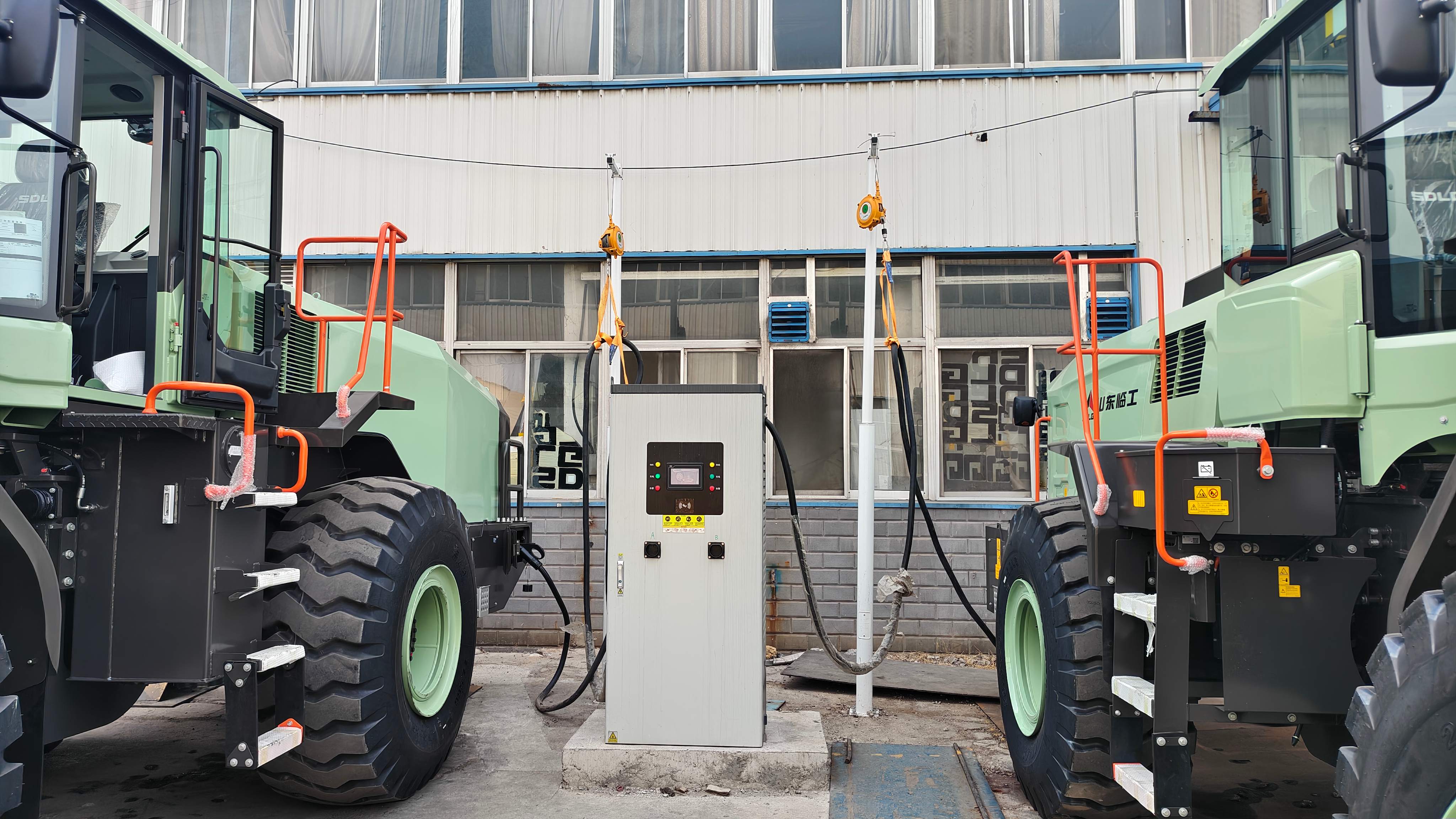 泰坦智能 | 重磅交付！TTEV系列重载超充充电机助力山东临工装载机矿山项目