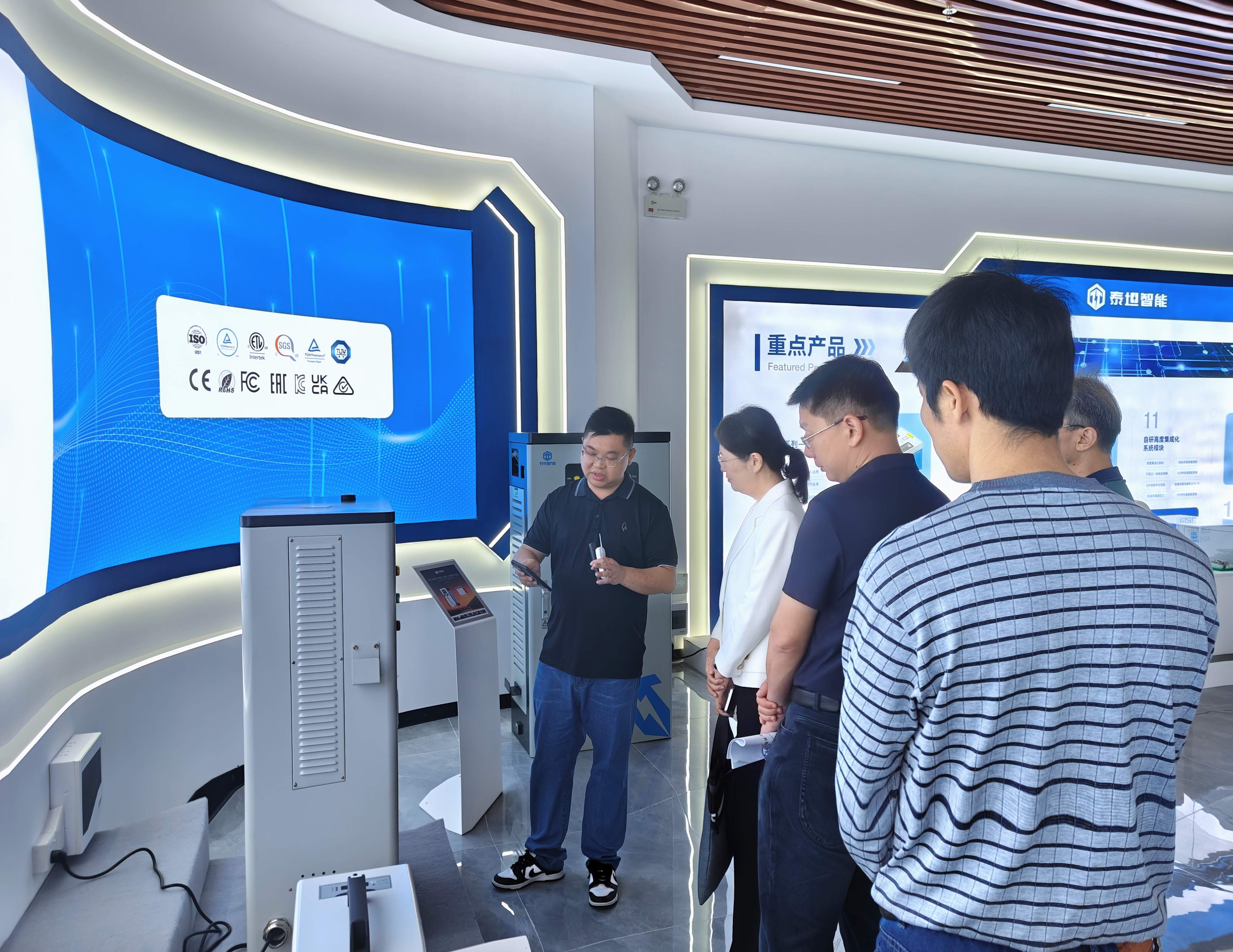 5c17fbf64cf2c0b29778ecba33b345c0p图